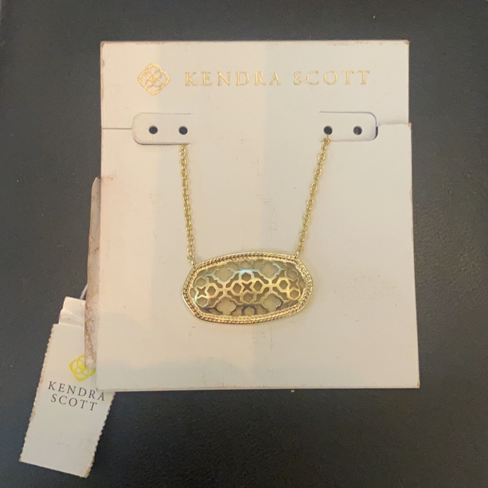 Kendra Scott Dollie necklace in gold.